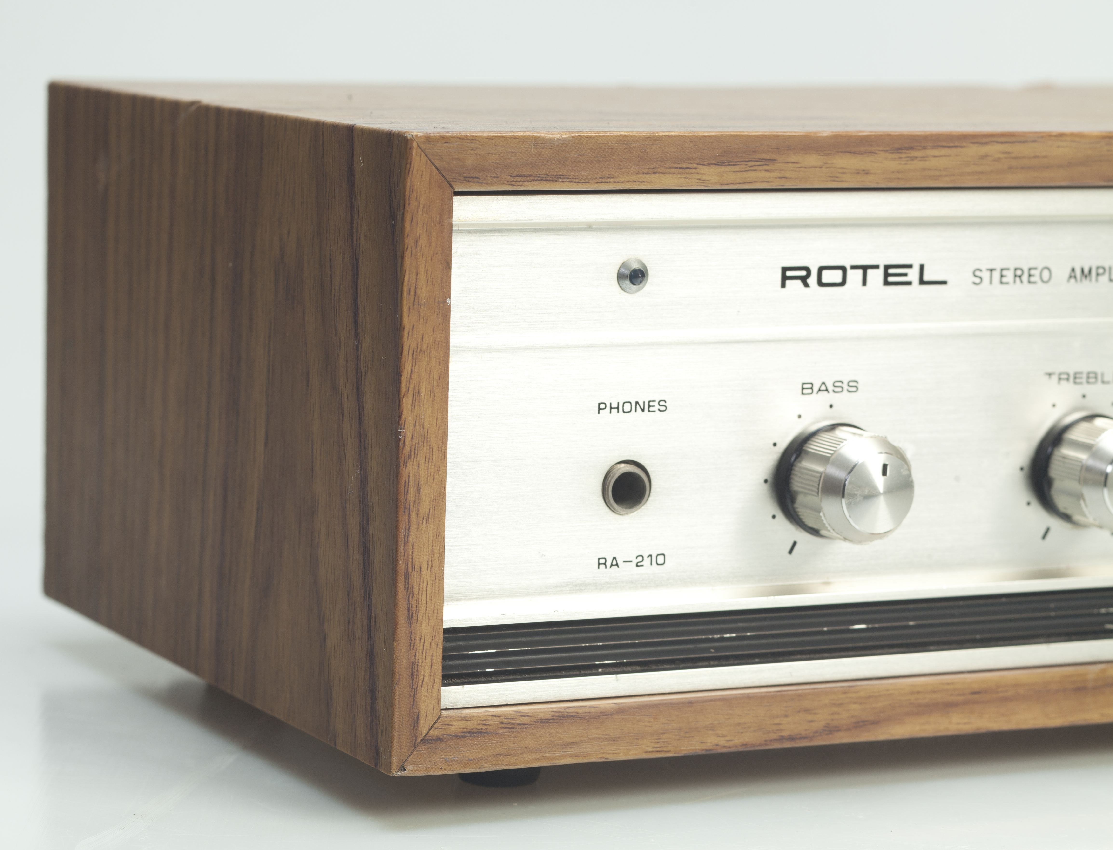 Rotel - RA-210 - amplifiers for record player