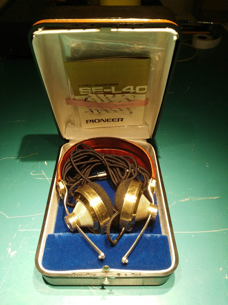  SEL40 vintage headphones