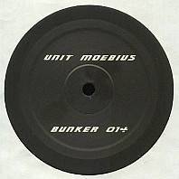 Unit Moebius - Untitled